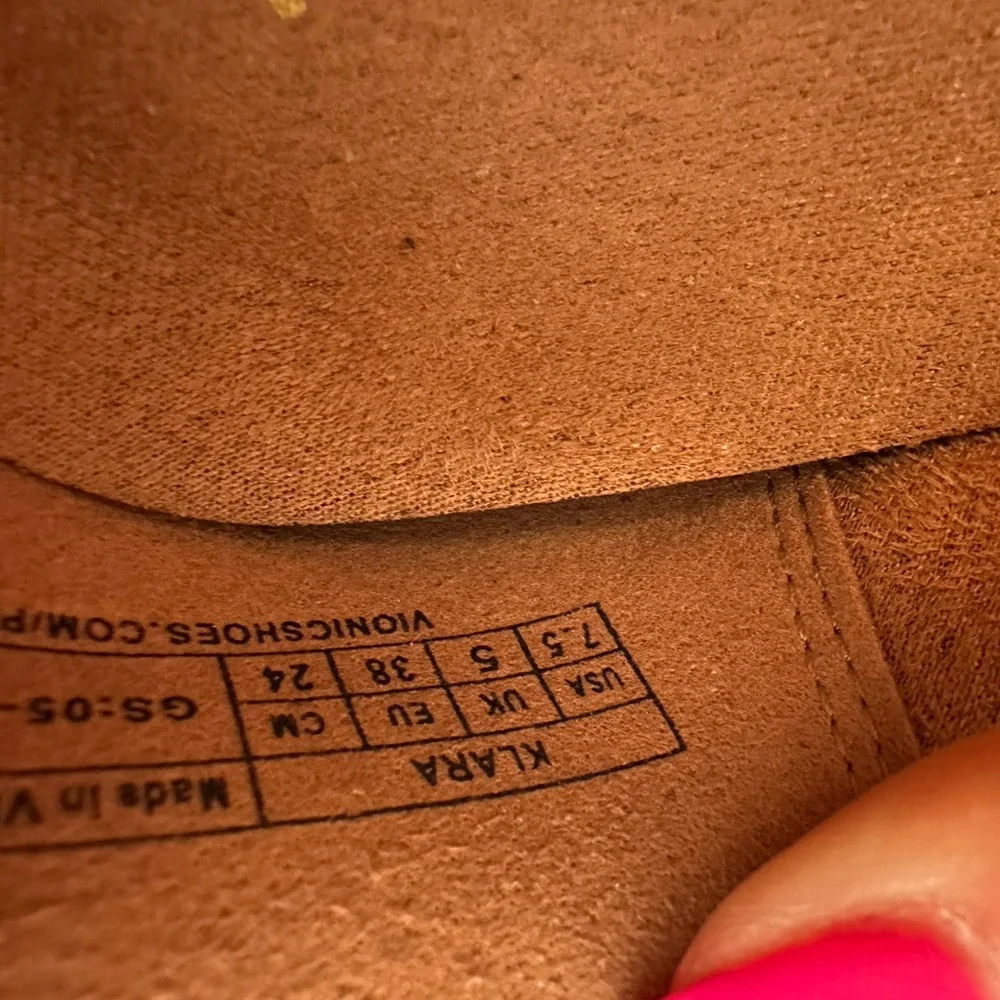 Vionic Black Flats Classic Comfort and Style - Picture 7 of 7